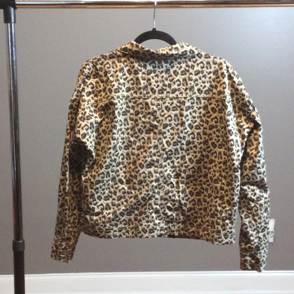 S Francesca’s Collections Anna Cai leopard jean jacket - Picture 2 of 16